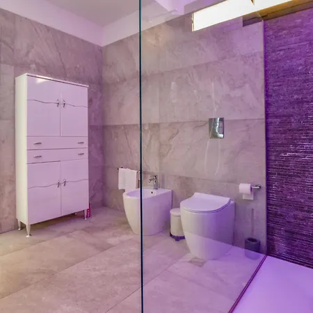 Beautiful In With Outdoor Swimming Pool Casa vacanze