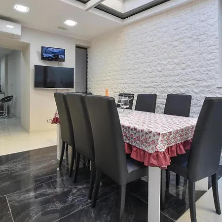 Beautiful In With Outdoor Swimming Pool * Catania
