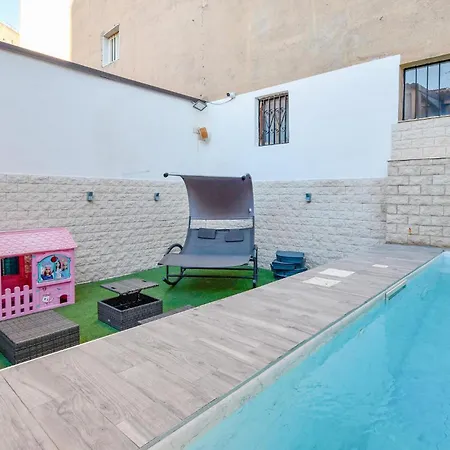 Casa vacanze Beautiful In With Outdoor Swimming Pool *